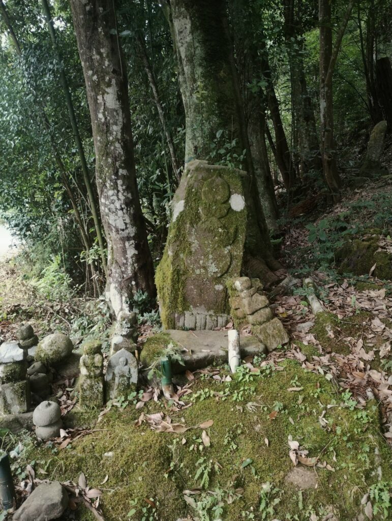殿の墓