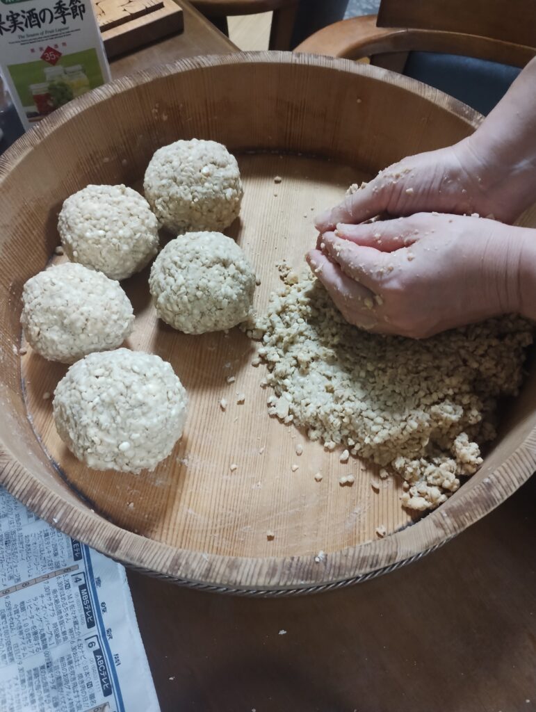 麦味噌作り